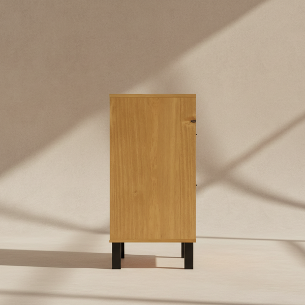Commode en pin massif noir et bois