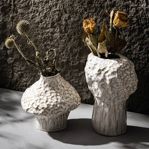 Vase en céramique texturé moderne