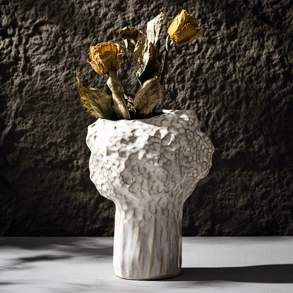 Vase en céramique texturé moderne