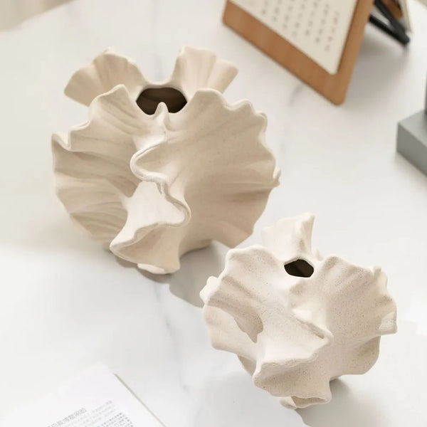 Vase en céramique design corail beige
