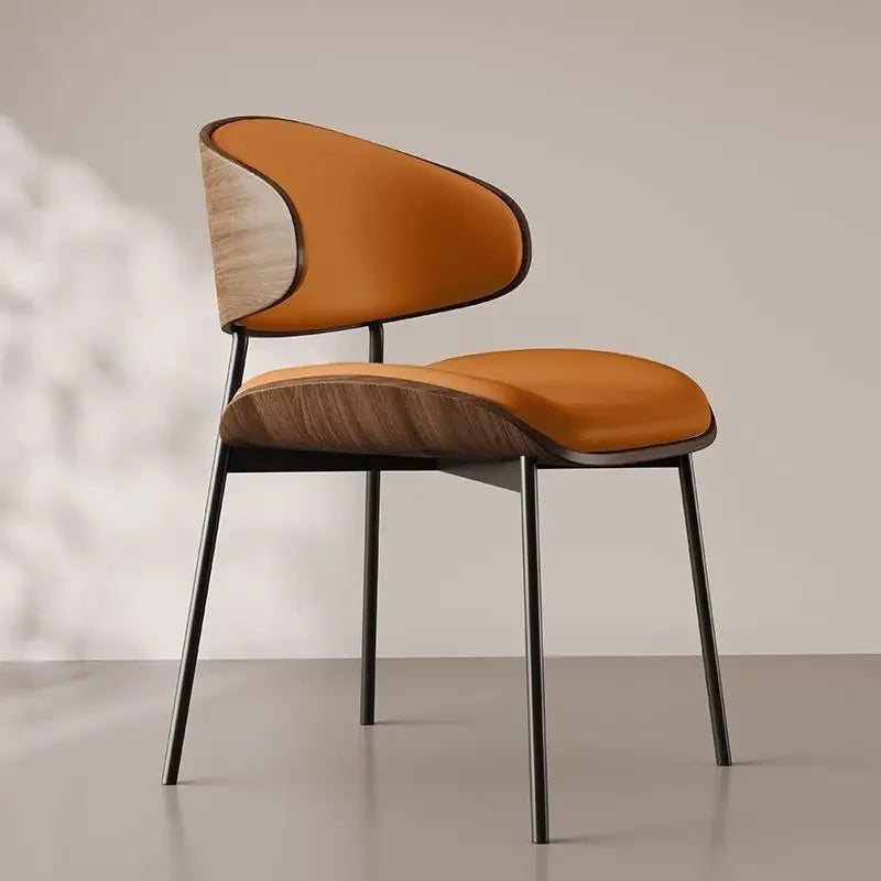 Chaise design cuir et bois nordique