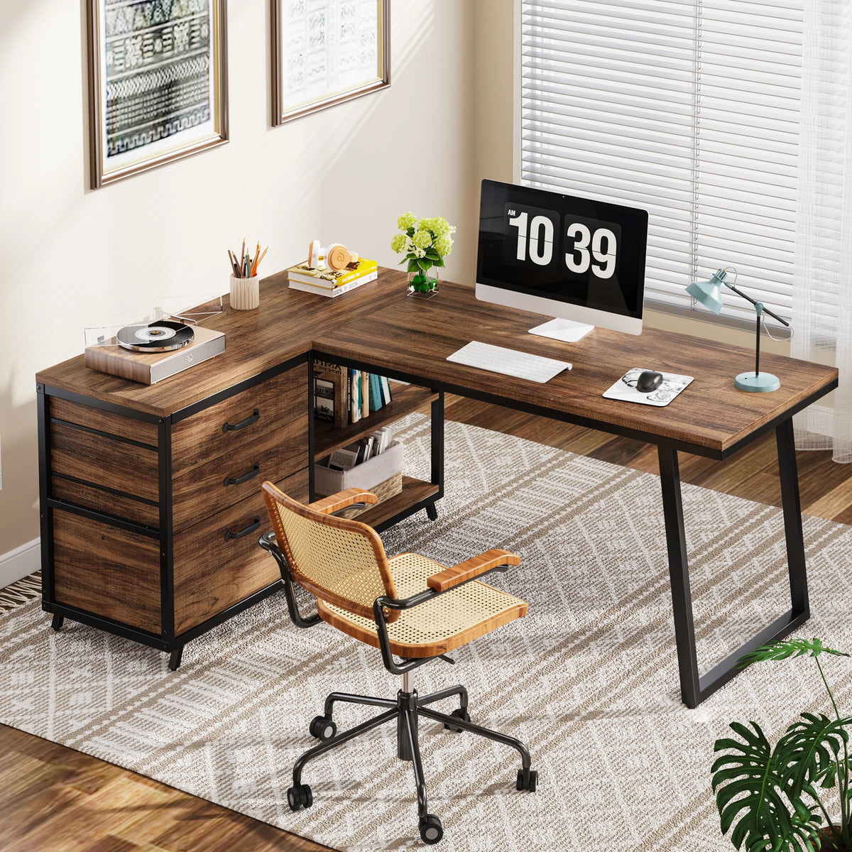 Bureau d’angle bois foncé industriel