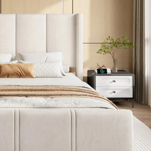 Modernes beigefarbenes Polsterbett mit USB-Anschluss