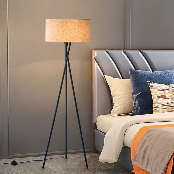 Lampadaire trépied LED minimaliste