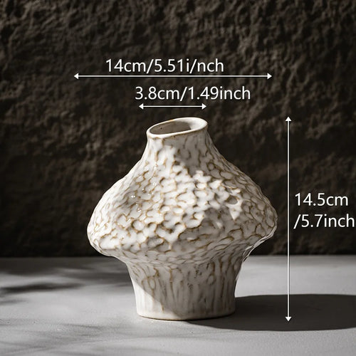 Vase en céramique texturé moderne