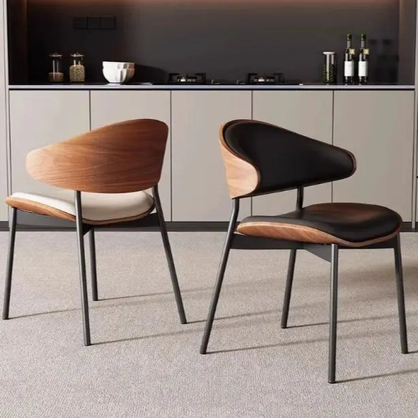 Chaise design cuir et bois nordique