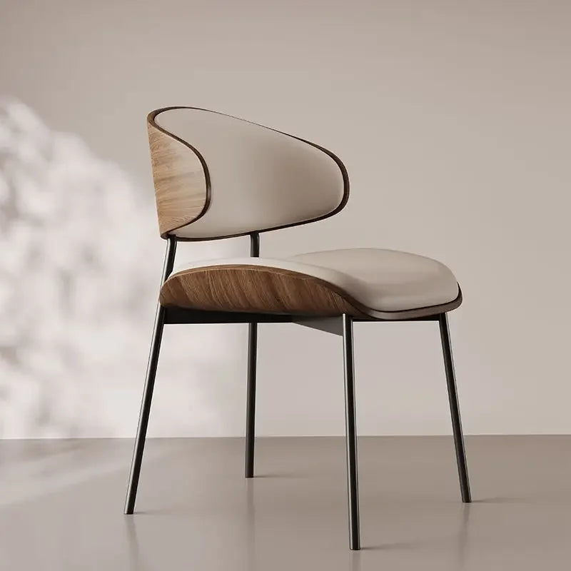 Chaise design cuir et bois nordique