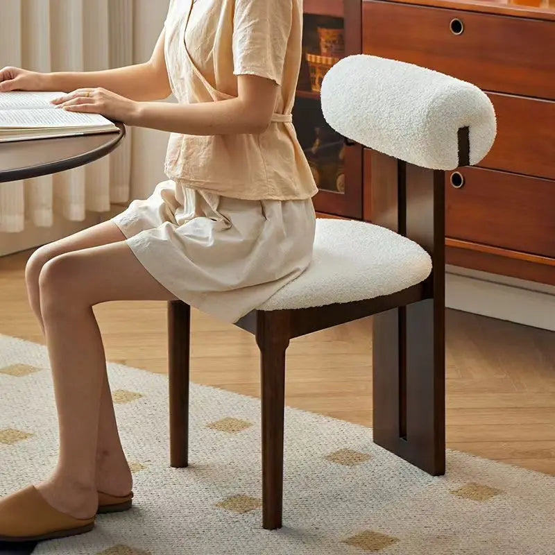 Chaise bois massif vintage nordique