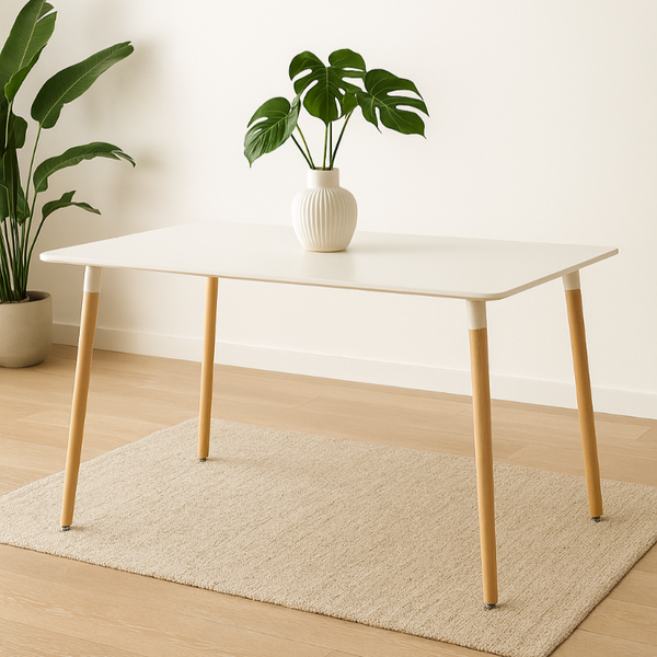 Table à manger minimaliste bois blanc